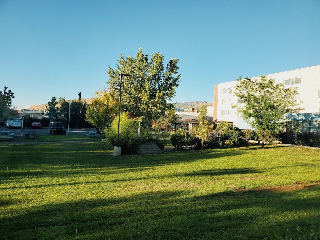 Sunrise Metro Apts.