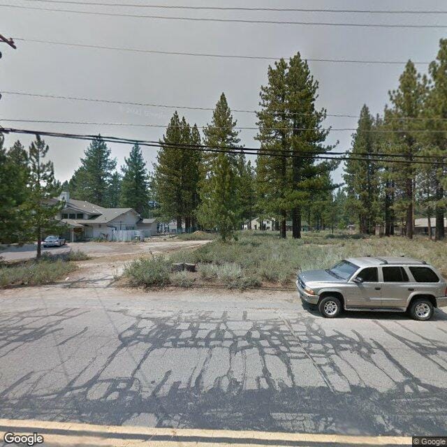 Tahoe Pines Apts