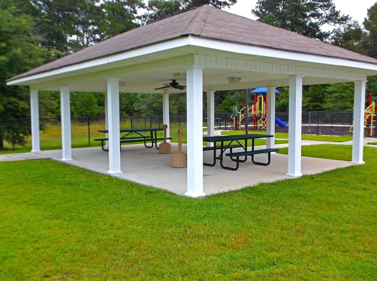 Tallokas Pointe Apartments