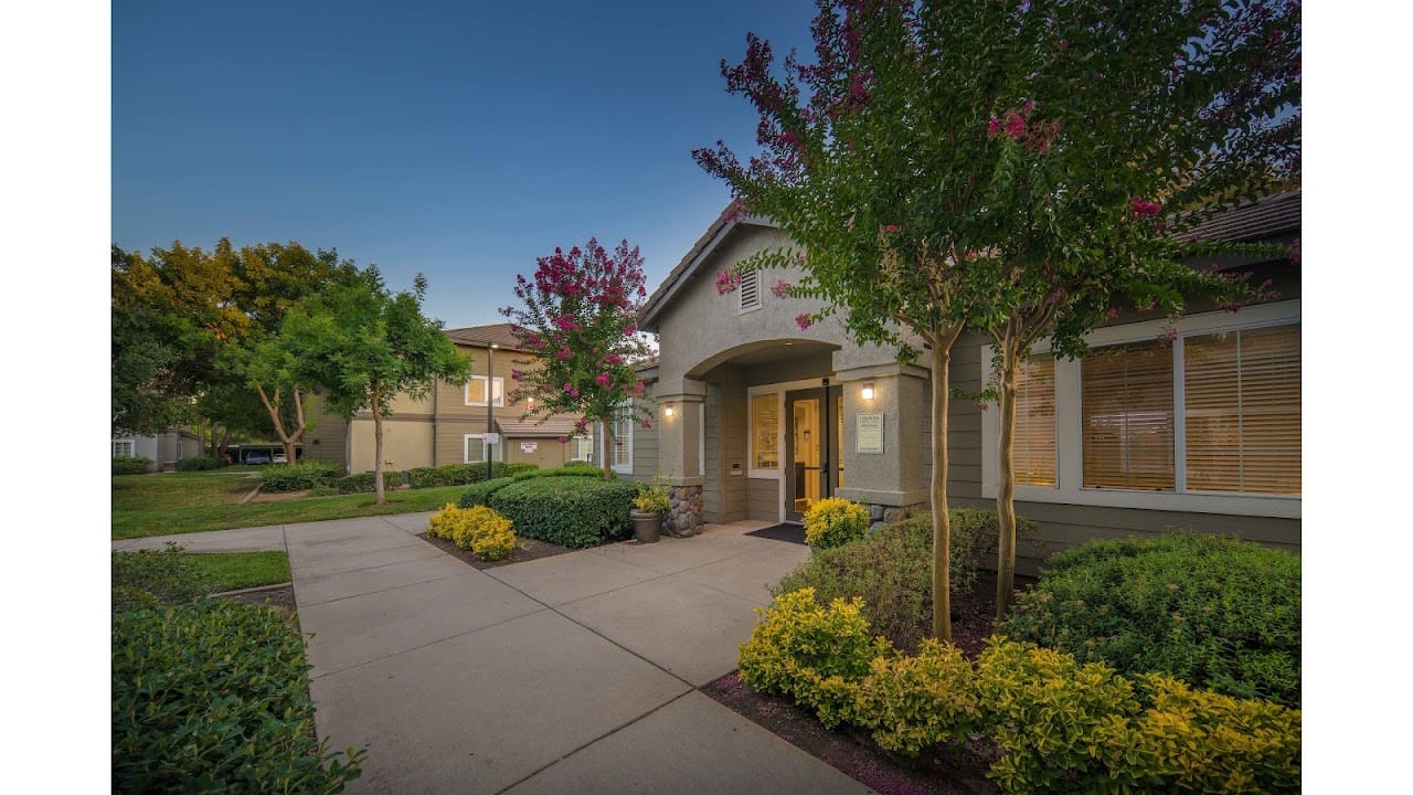 Terracina Apts At Laguna Creek