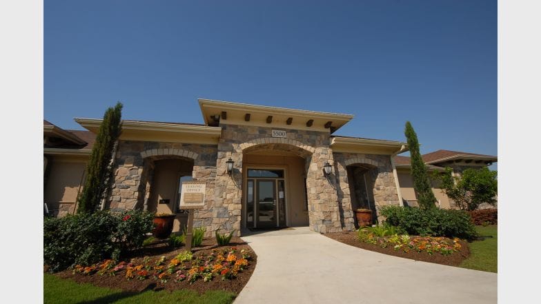 Tuscany Park At Buda
