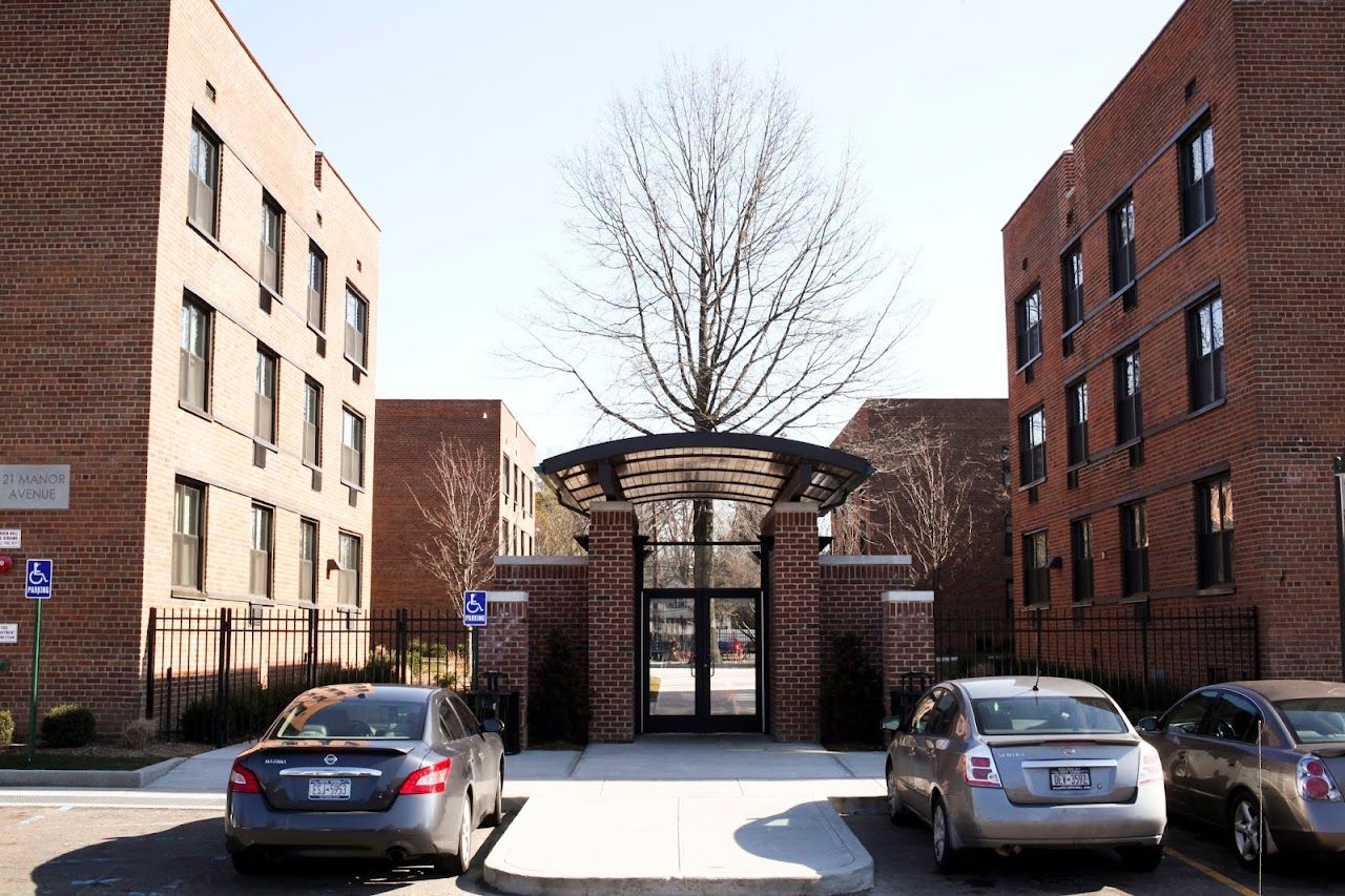 Twin Oaks Apts