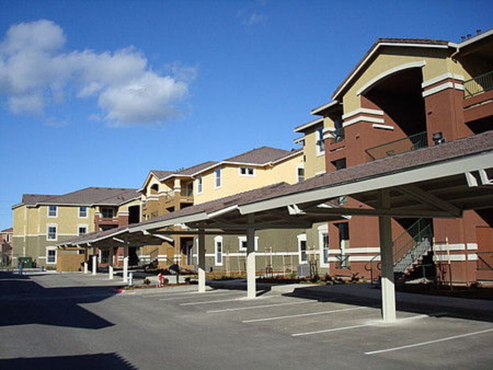 Valencia Point Apts