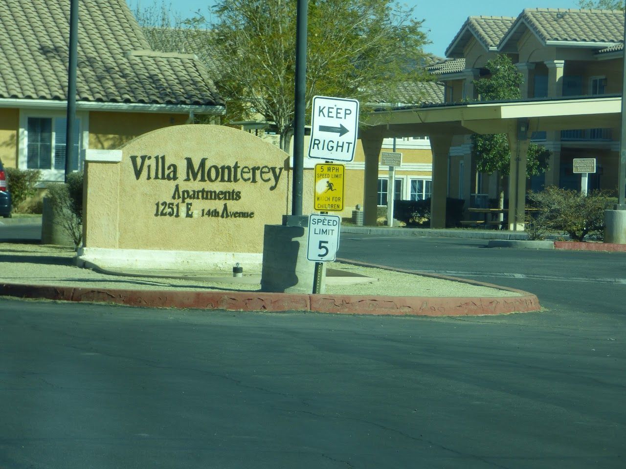 Villa Monterey Apts
