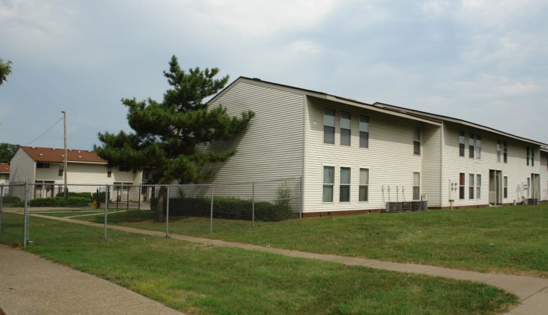 Village Green Apts