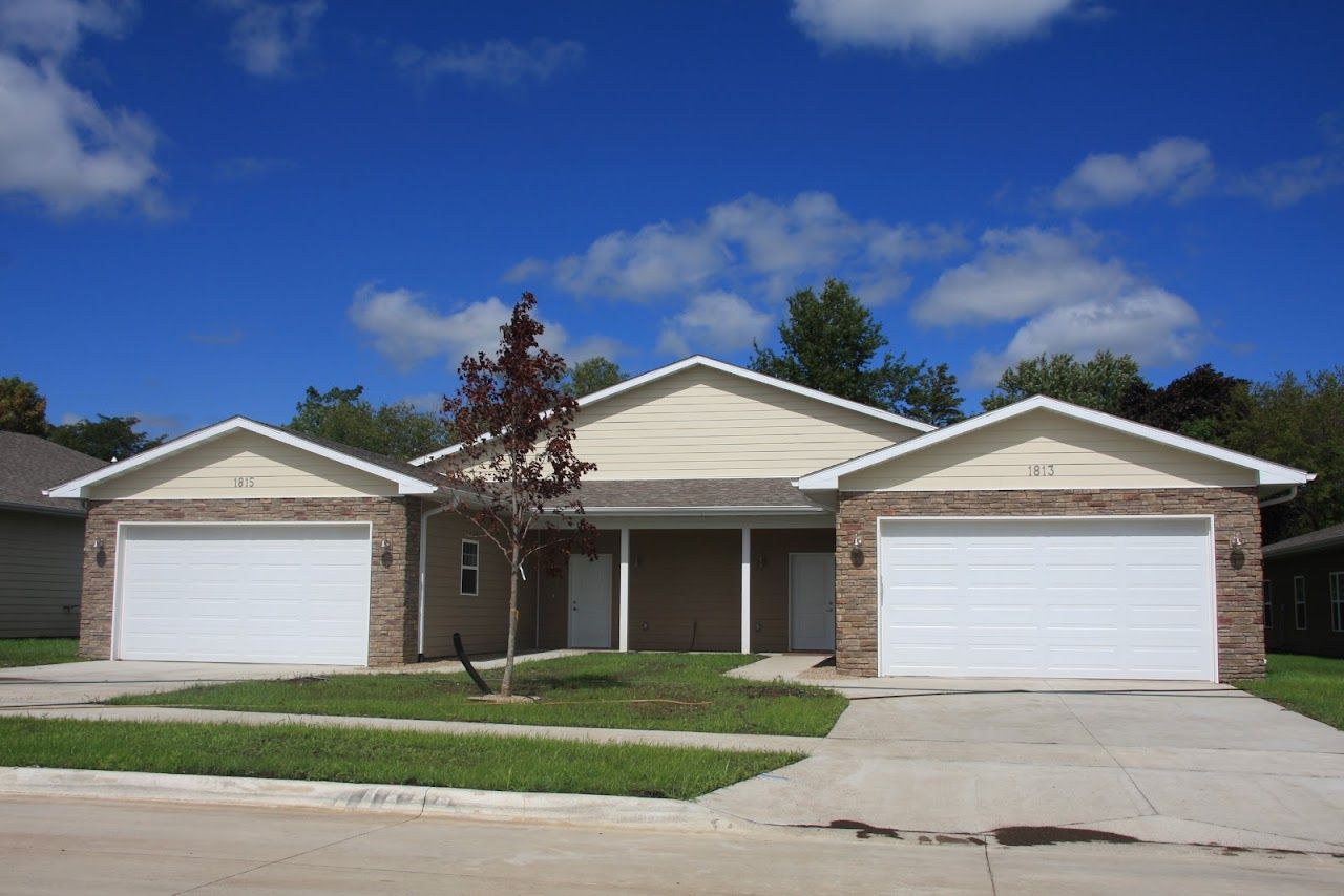 Villas At Fox Pointe
