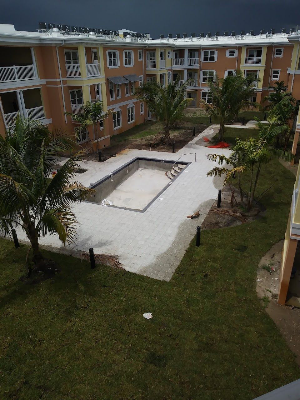 Villas At Village Square