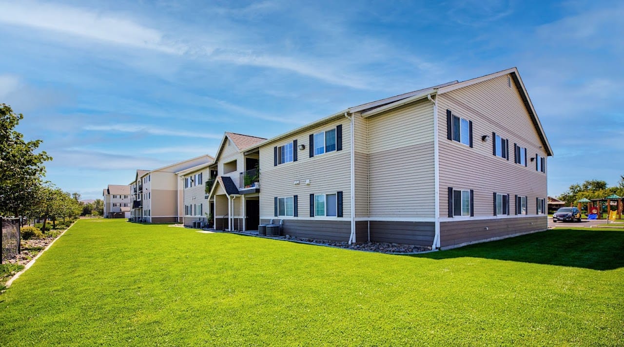 Viola Apartments