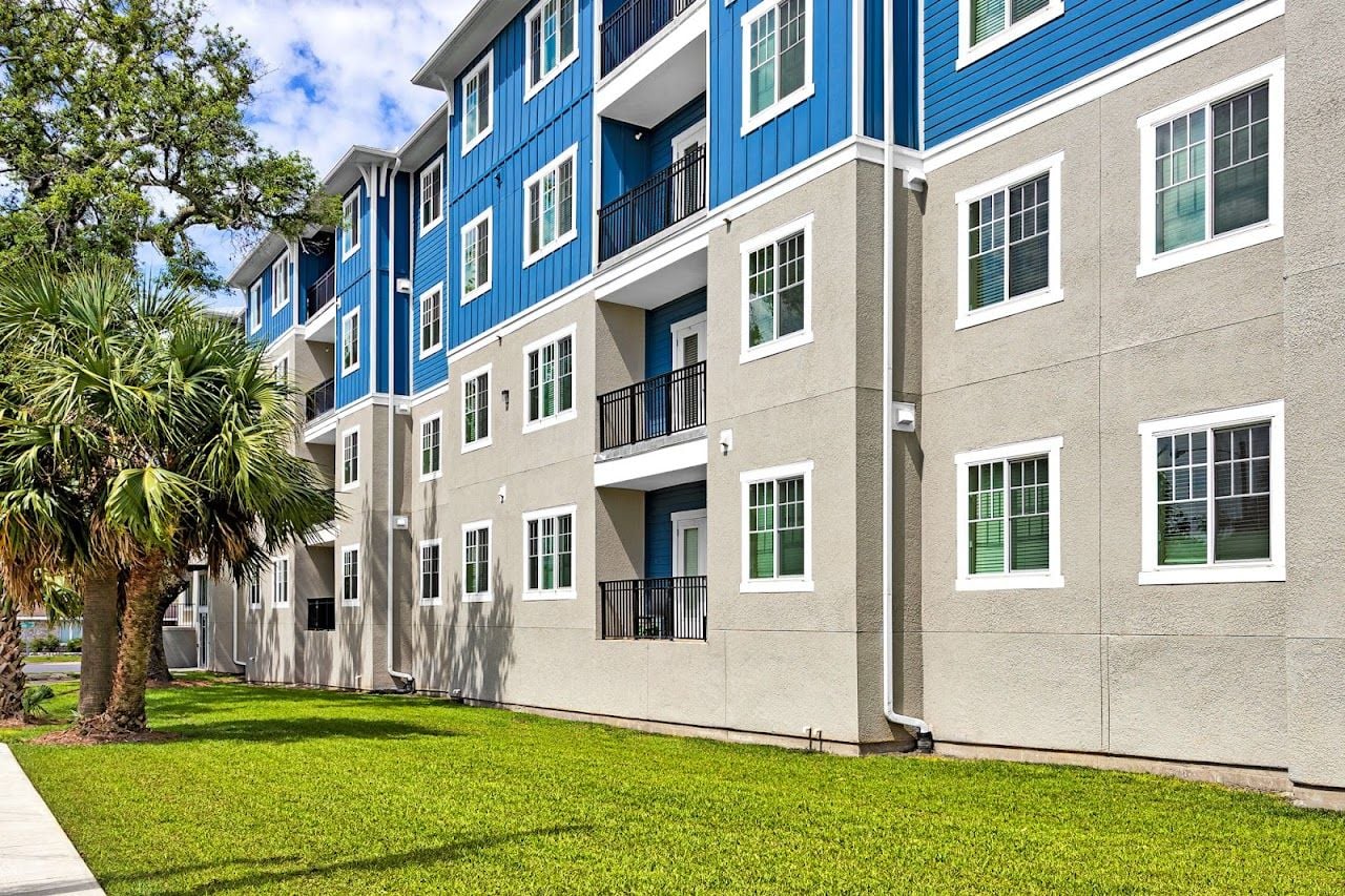 Vista 17 At Cervantes