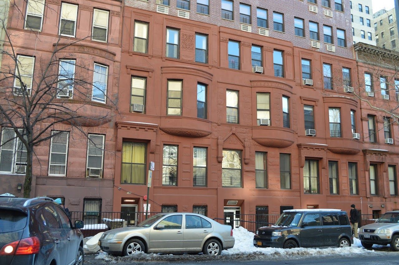 W 150th St