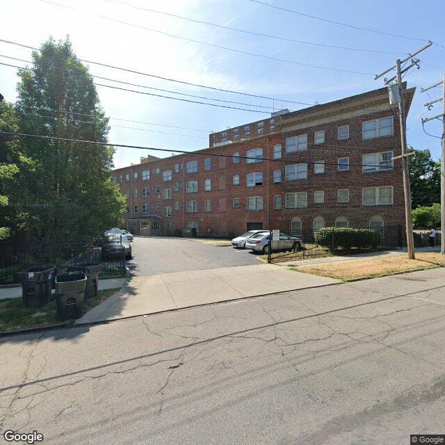 Wade Chateau Apts