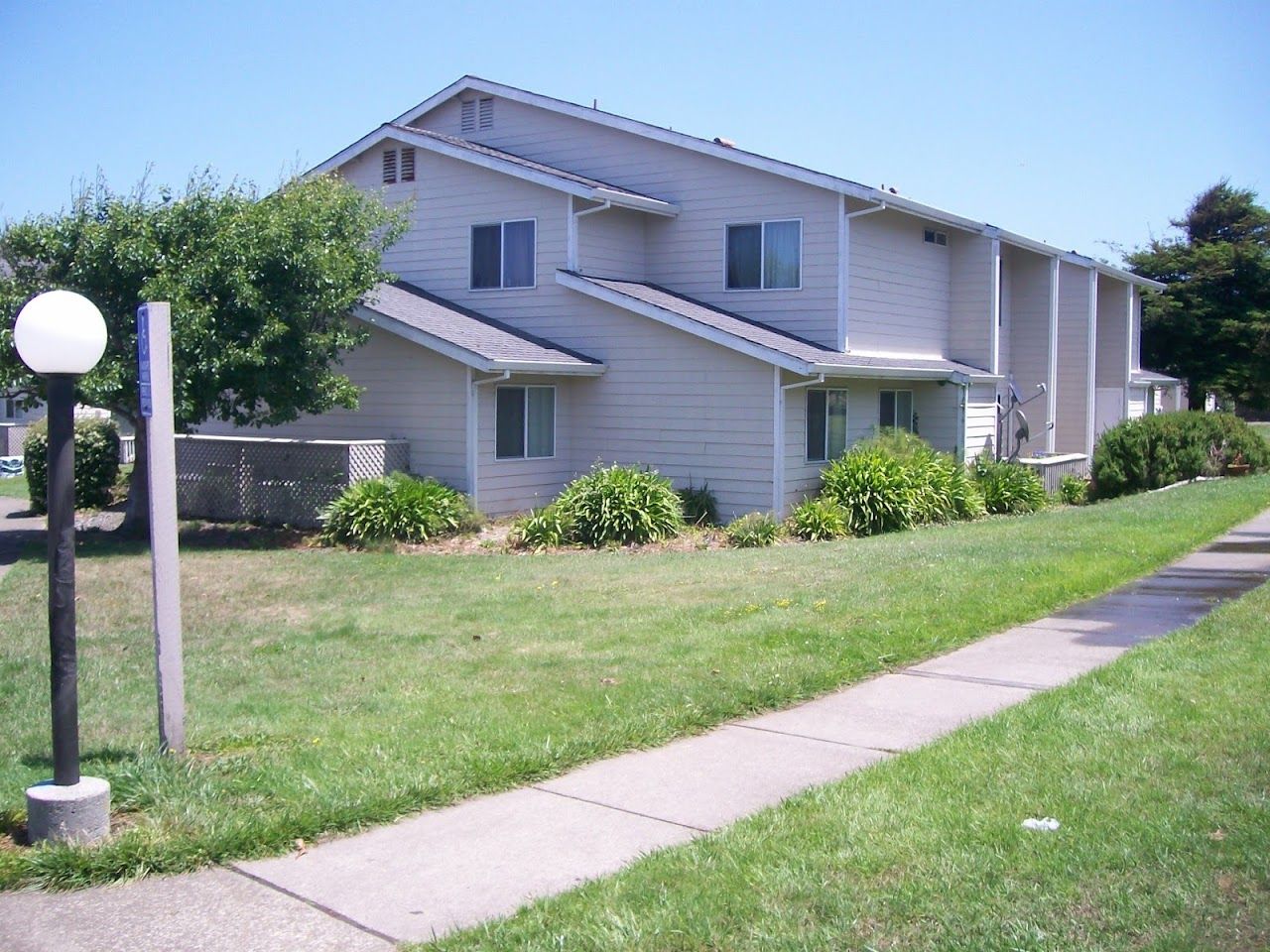 Walnut Apartments