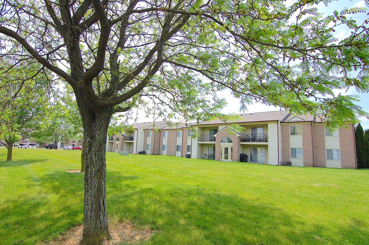 Walnut Manor Apts