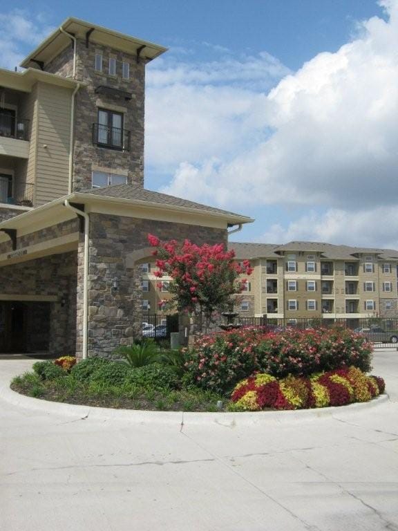 West Oaks Senior Apts