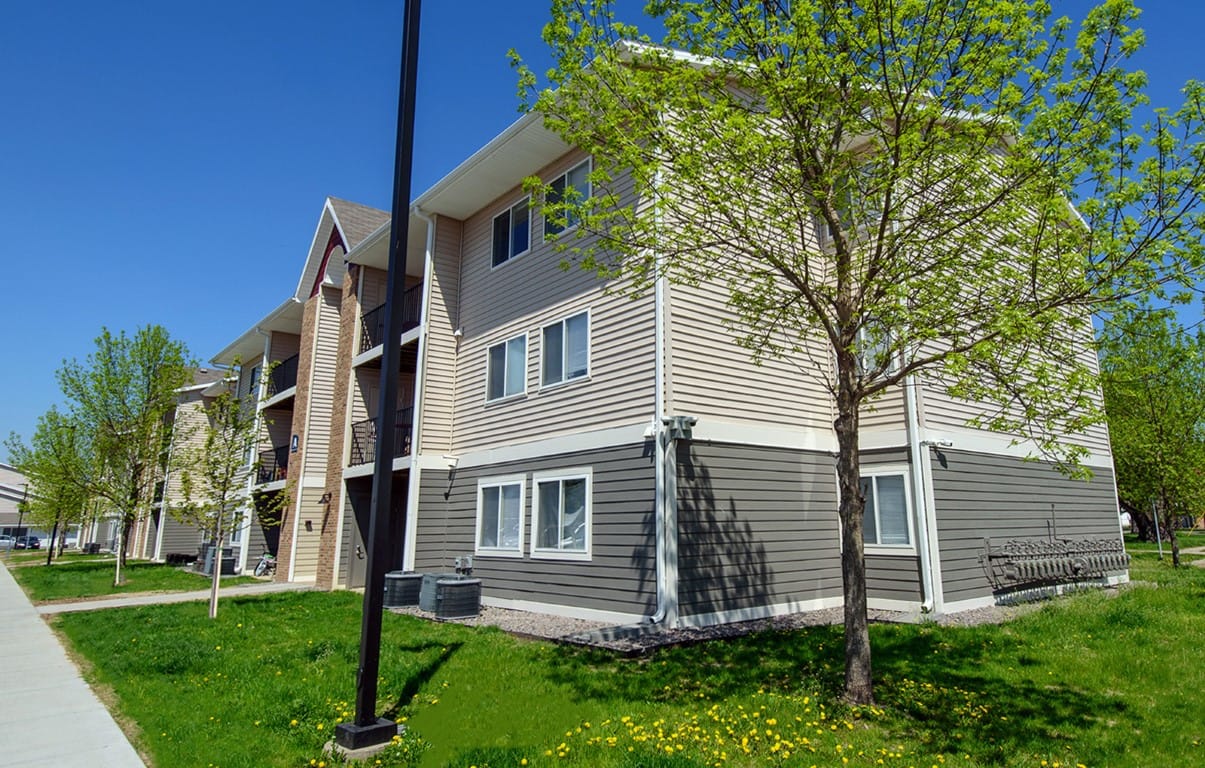 Western Trails Apts
