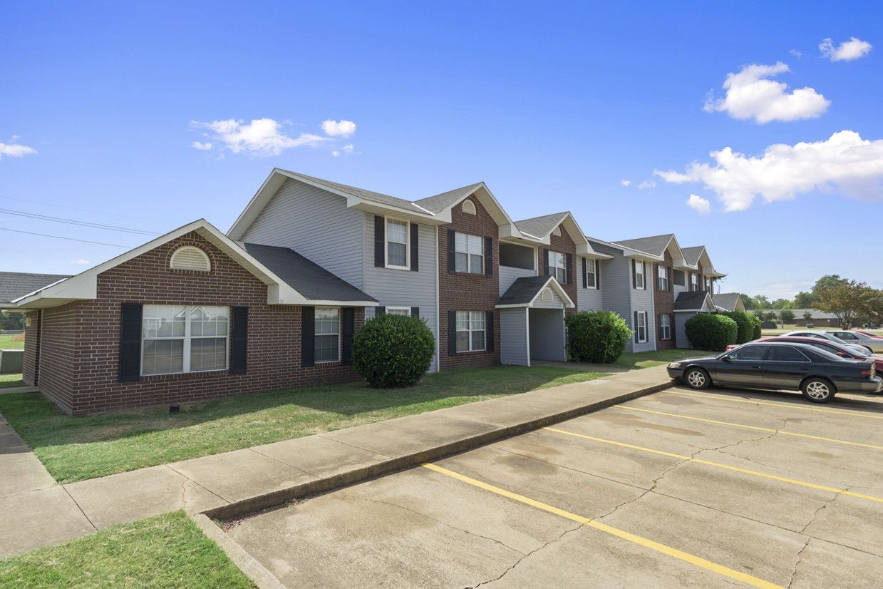 White Oak Apartments