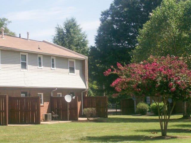 Williamsburg Village