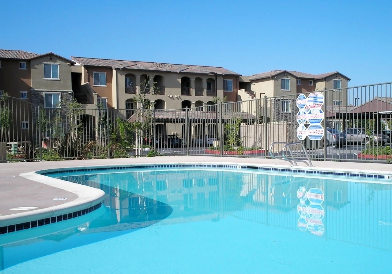 Willow Glennatomas Family Apts