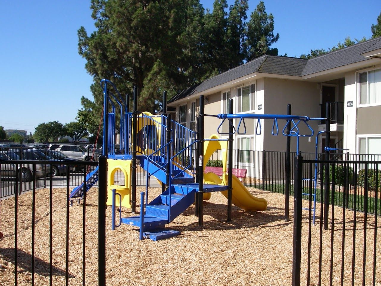 Willow Tree Apts
