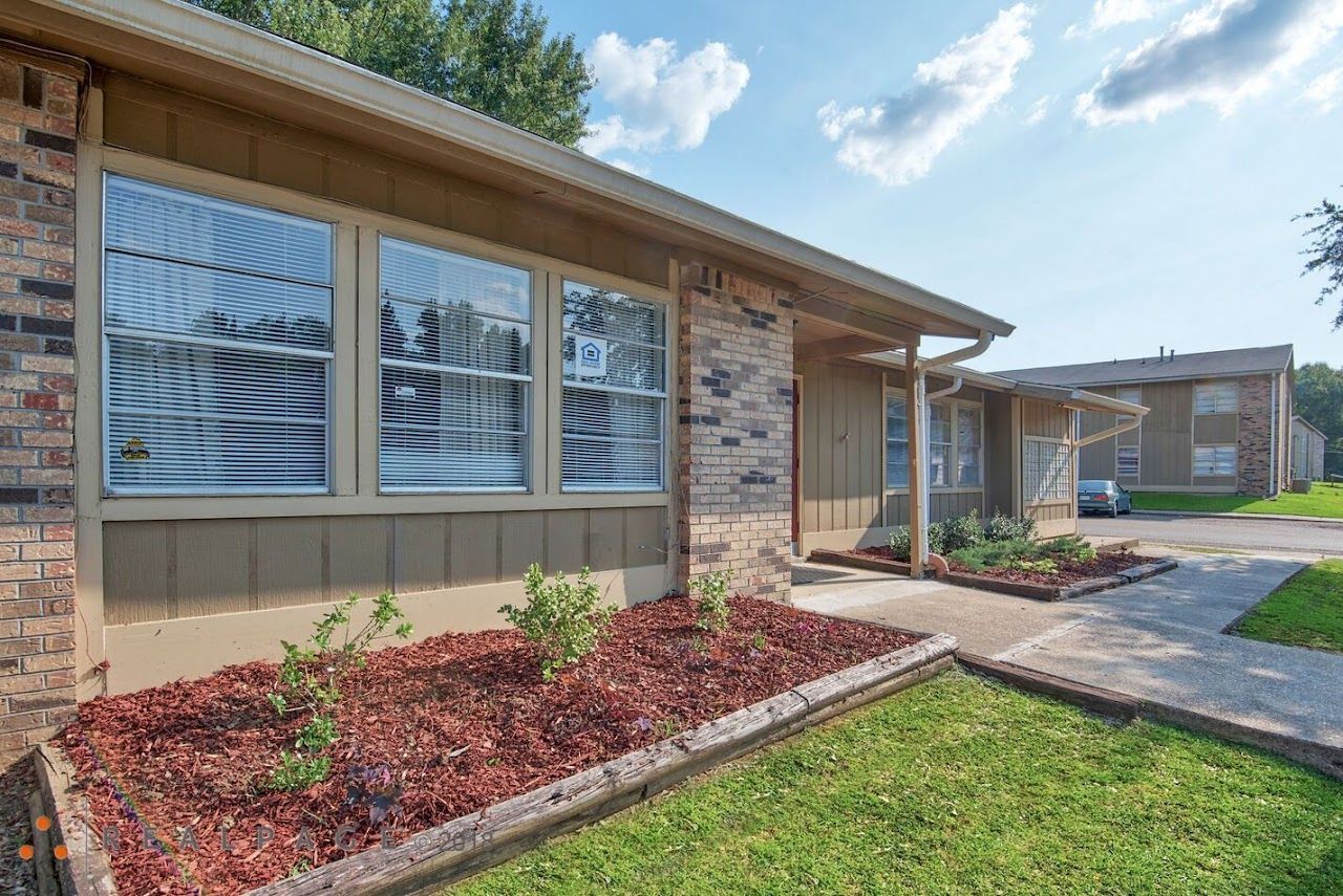 Wood Village Apts