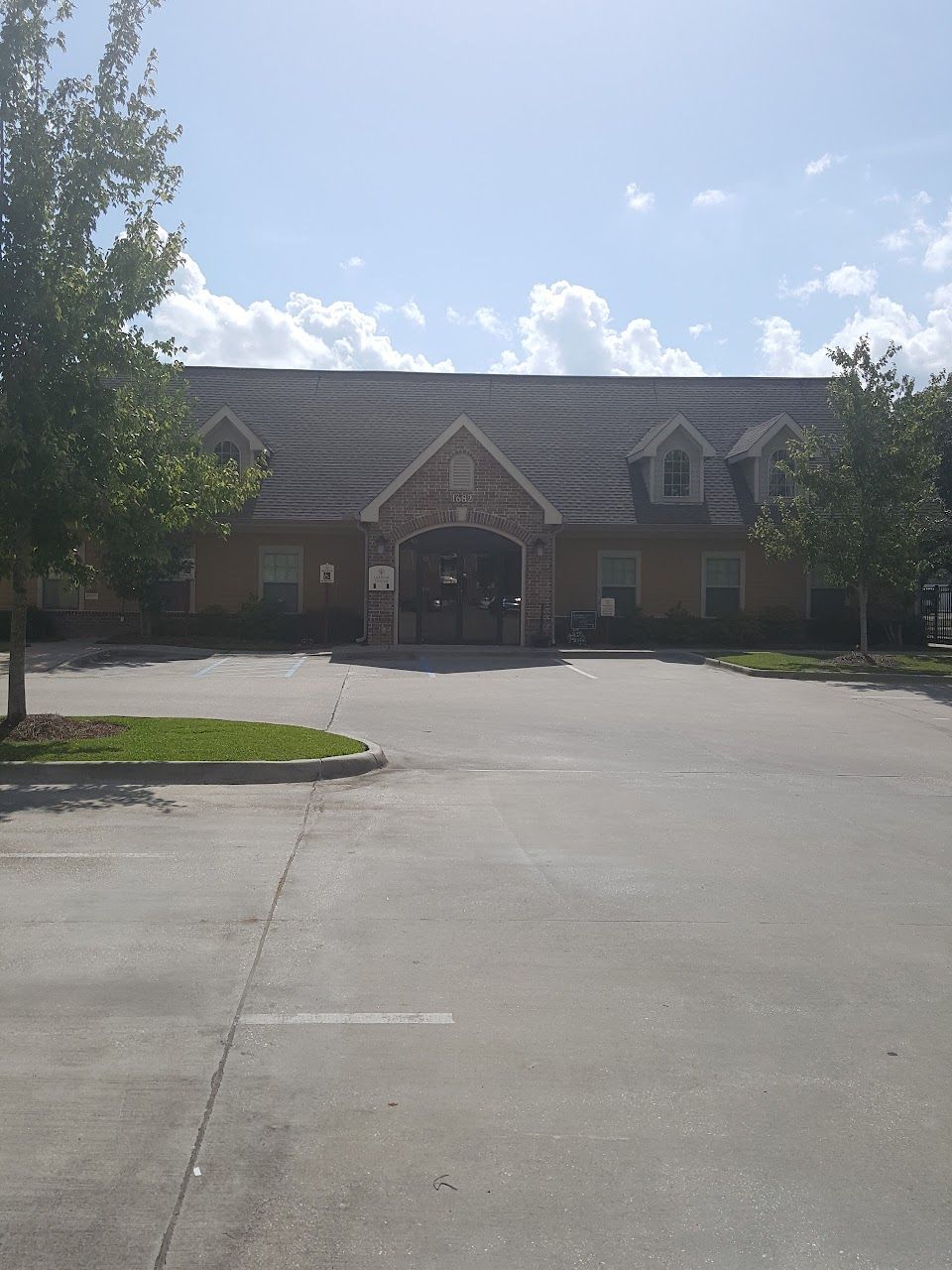 Woodcrest Apartments