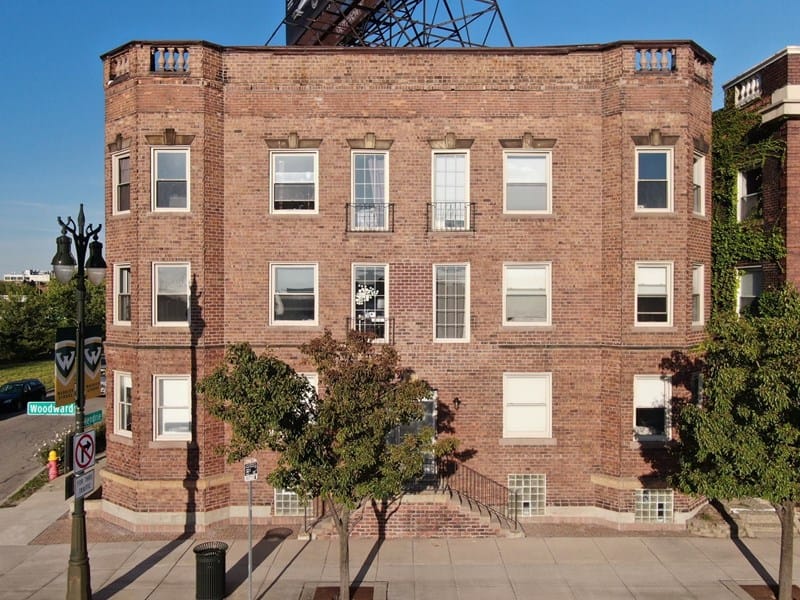 Woodward Gladstone Apts