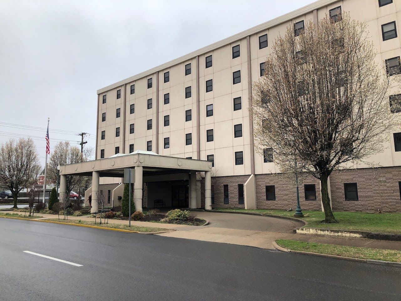 Zahn Apts