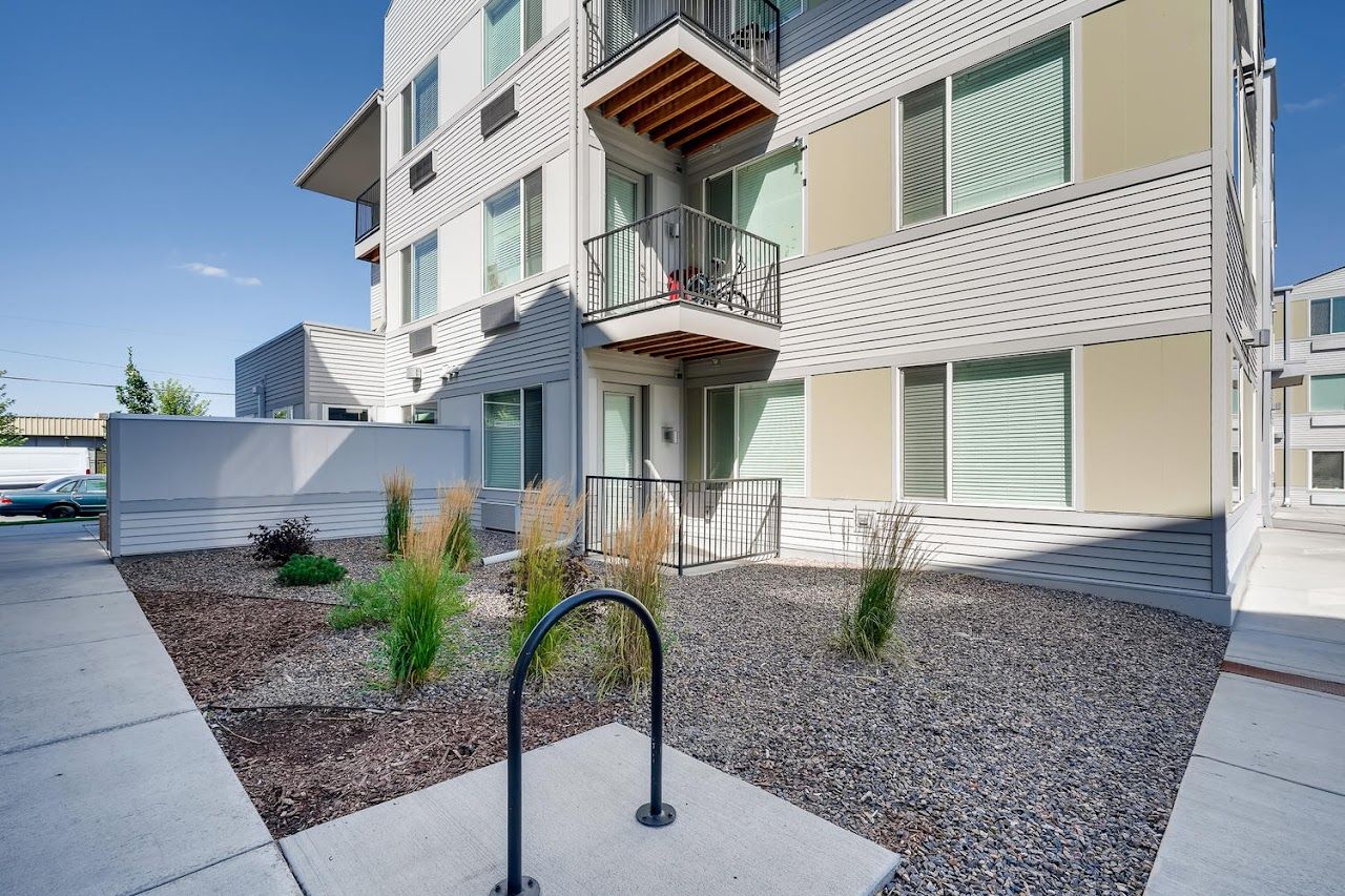 Zephyr Line Apartments