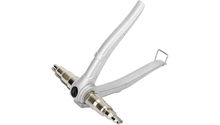 Makes one pipe end wider to fit another — what’s it called?