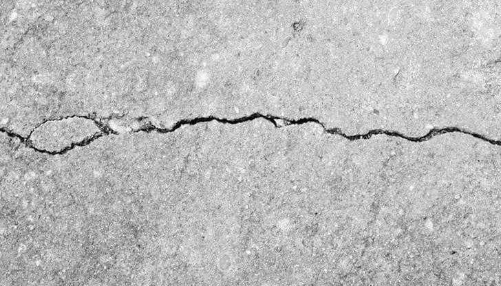 How can you judge concrete strength visually?