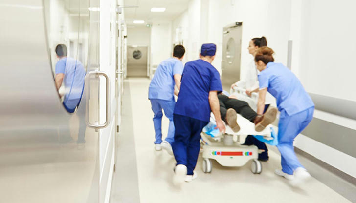 Which U.S. law mandates that emergency departments perform a medical screening exam for all patients, regardless of payment ability?