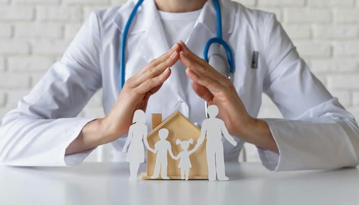 What helps reduce hospital admission costs?