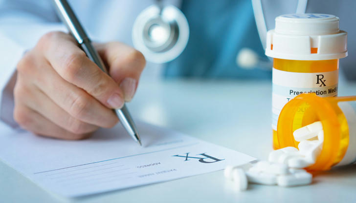 Who can legally prescribe prescription medication?