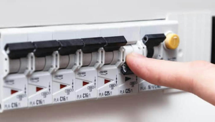 Before performing any maintenance on an HVAC unit, what’s the first thing you should do?