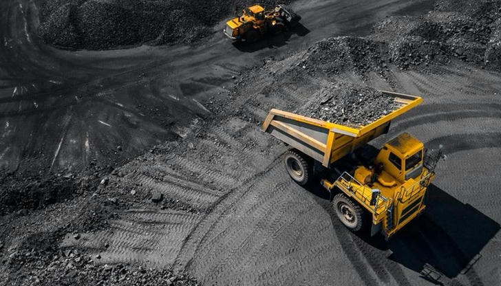 In which location are dump trucks often used to move raw materials?