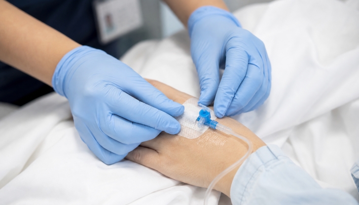 What thin, flexible plastic tube is inserted into a blood vessel for administering hydration and medicine directly?