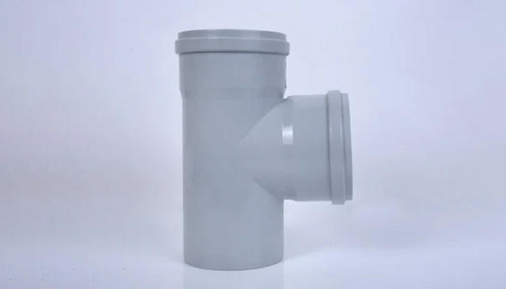 Which category does a PVC tee fitting belong to?