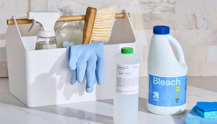 Which two types of chemicals should NEVER be mixed?