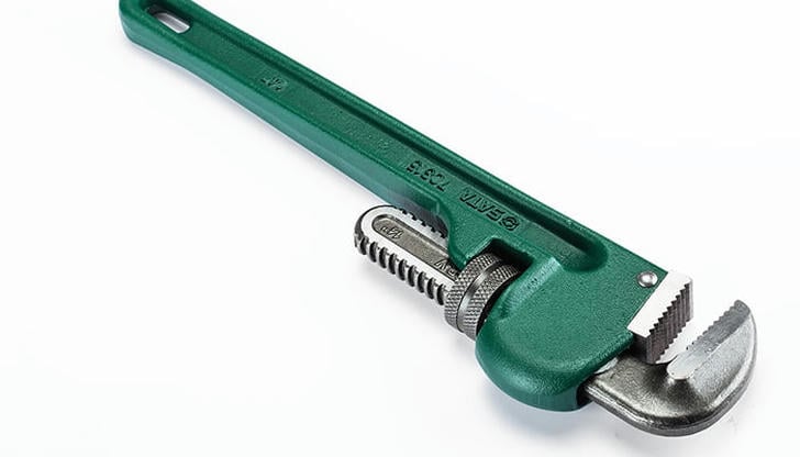 What type of maintenance is required for a pipe wrench?