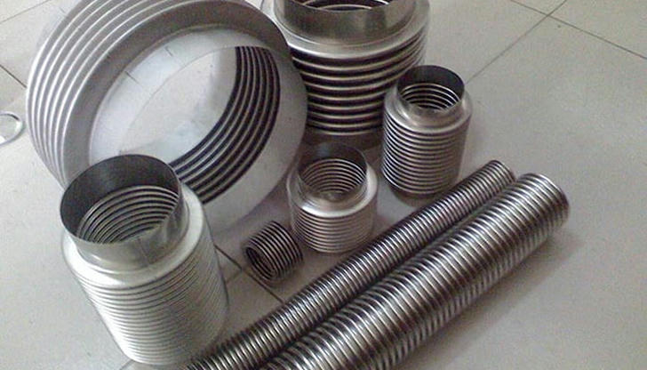 What type of pipe is flexible and used for gas?
