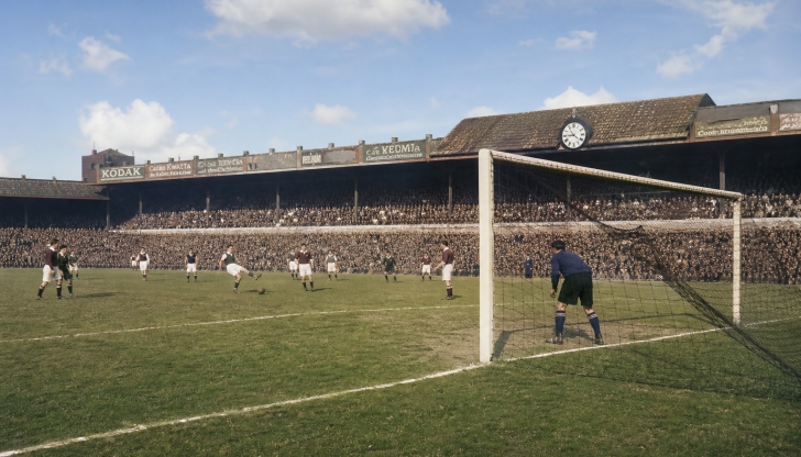 In 1938, which European nation successfully hosted the last World Cup before World War II?