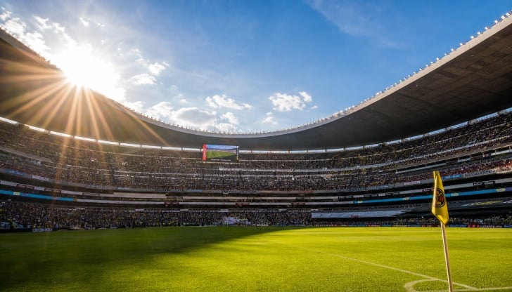 Which legendary high-altitude arena will host the marquee opening match in Mexico?