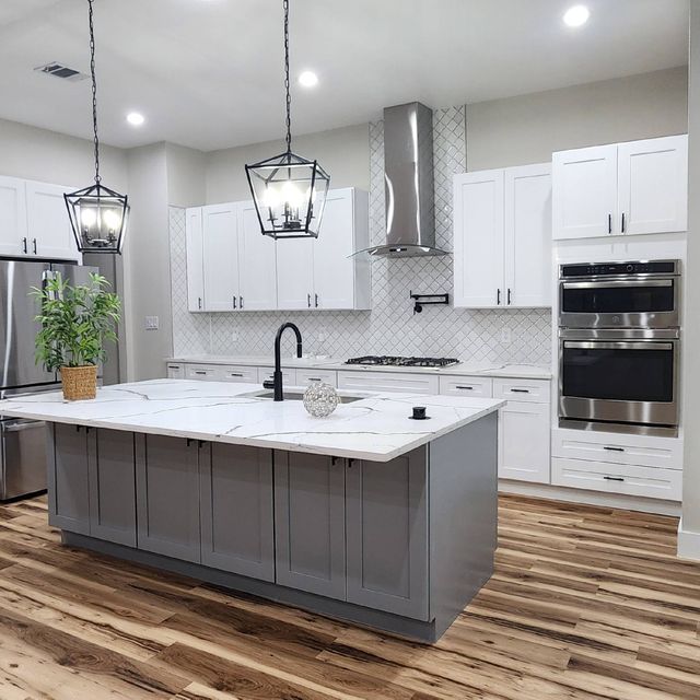 CUSTOM KITCHEN CABINETS. INSTALLER